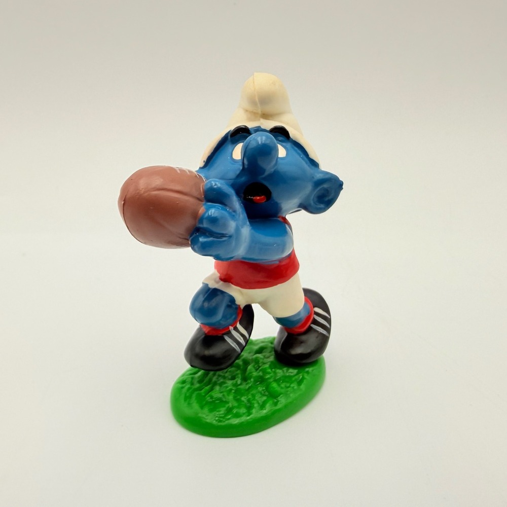Vintage 1980 Schleich Peyo Smurf Football Player Figurine Hong Kong PVC Toy